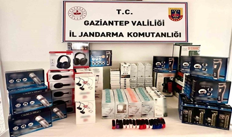 Gaziantepte 700 bin TL değerinde kaçak teknolojik ürün ele geçirildi