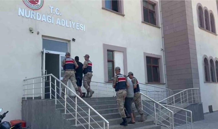 Gaziantepte kaçak göçmen organizatörü 2 şahıs tutuklandı