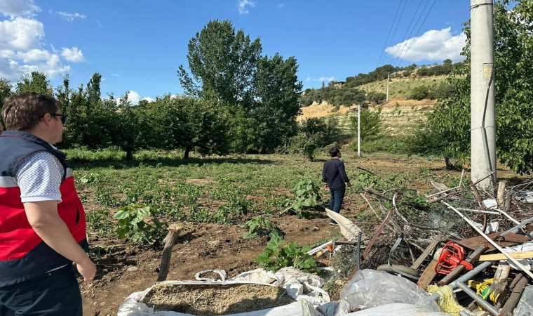 Gediz AK Parti yöneticileri selden zarar gören köyleri ziyaret etti