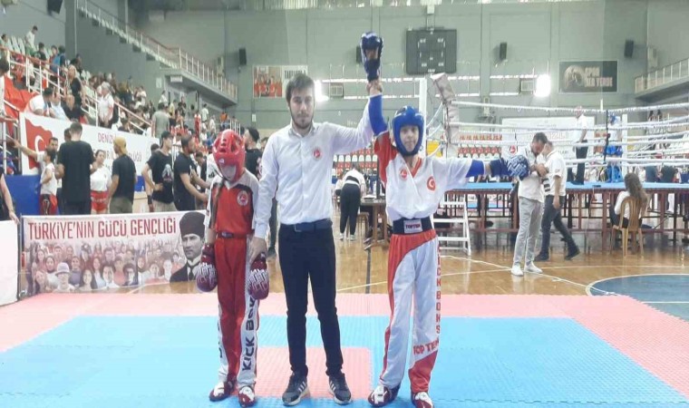 Gediz kickboks takımı Denizlide yapılan turnuvadan madalyalarla döndü