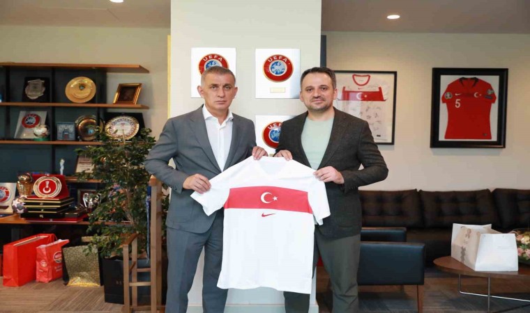 Gençlik ve Spor Bakanı Yardımcısı Eminoğludan TFF Başkanı Hacıosmanoğluna ziyaret