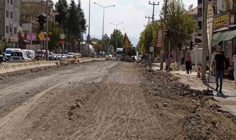 Gölbaşında şehir içi karayolunun yapımına başlandı