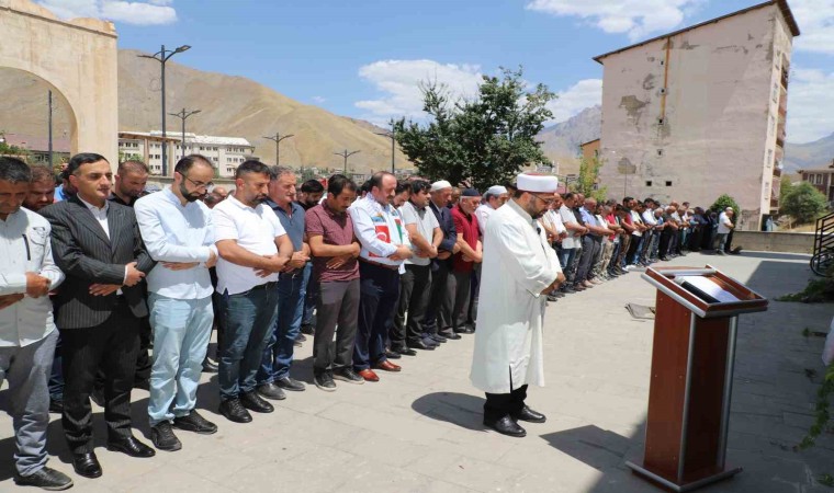 Haniye için Hakkaride gıyabi cenaze namazı kılındı