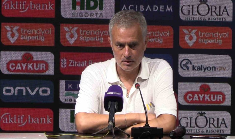 Jose Mourinho: “Bugün biz onları iyi değilmiş gibi gösterdik ama aslında iyi bir takım