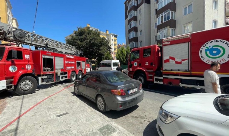 Kapaklıda yatakta çakmakla oynayan çocuk yangın çıkardı