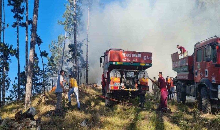 Karabükteki yangınlara müdahale devam ediyor