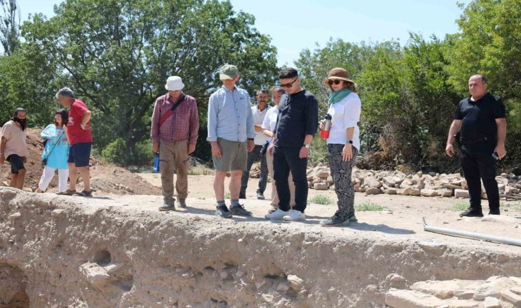 Karacasu Kaymakamı Gündoğdu, Afrodisiasta incelemelerde bulundu