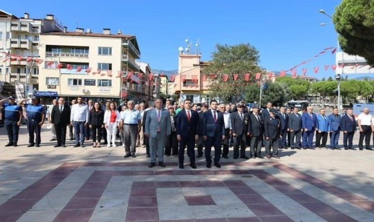 Karacasuda Zafer Bayramının 102. yıl dönümü törenle kutlandı