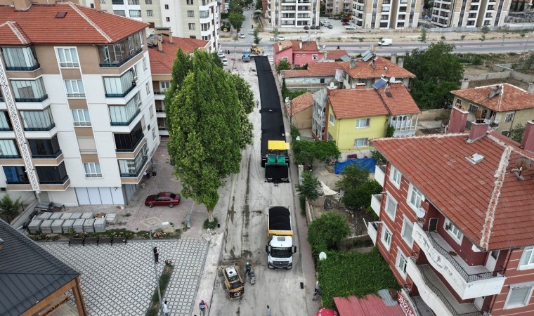 Karatayda yolların kalitesi, güvenliği ve konforu artıyor