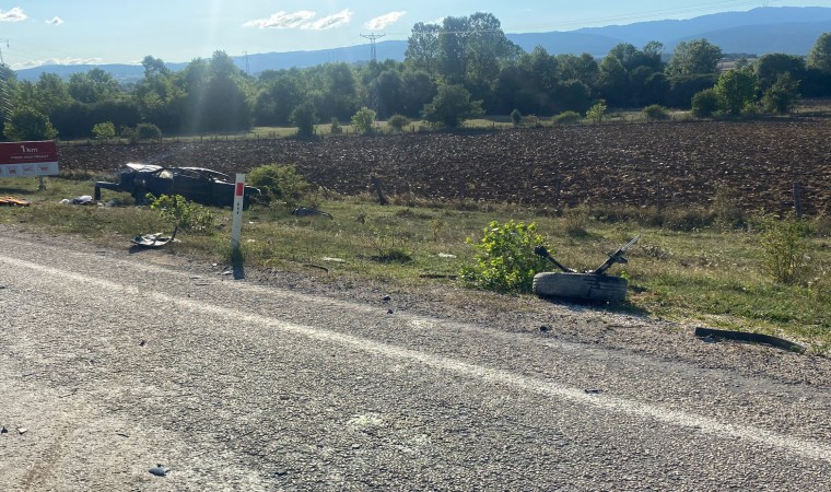 Kastamonuda iki otomobil çarpıştı: 1 ölü, 2 yaralı