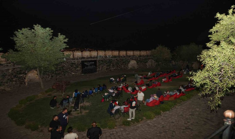 Kayaşehirde Perseid Meteor Yağmuru gözlemlendi