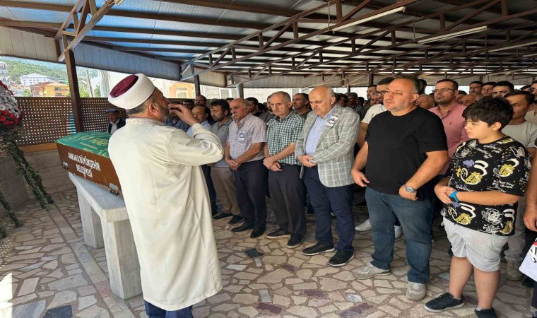 Kırgızistanda tırmanış sırasında yaşamını yitiren dağcı Ankarada defnedildi