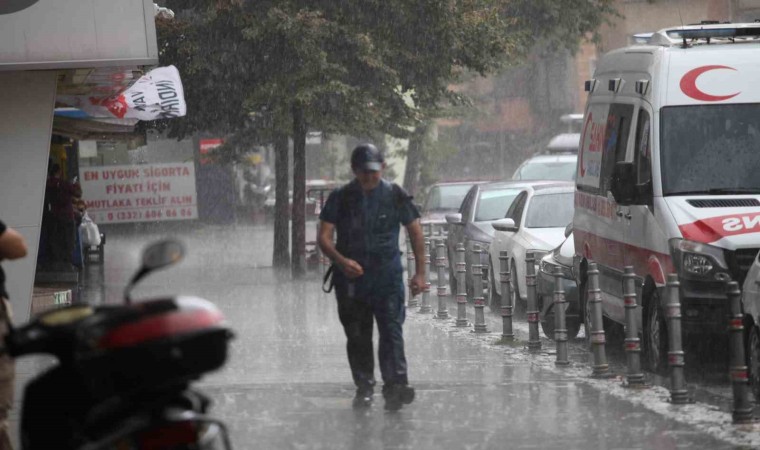 Konyada aniden bastıran sağanak etkili oldu