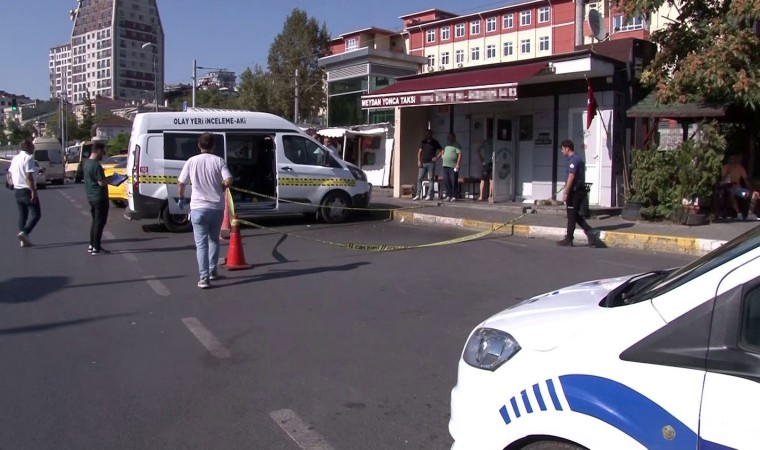 Küçükçekmecede bir kişi, taksi durağında yok cevabını alınca silahlı saldırı düzenledi