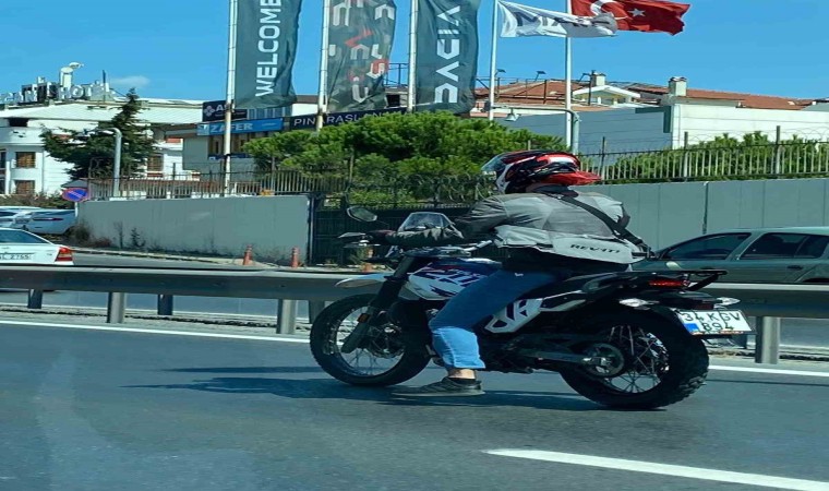 Küçükçekmecede motosikletle tehlikeli yolculuk kamerada