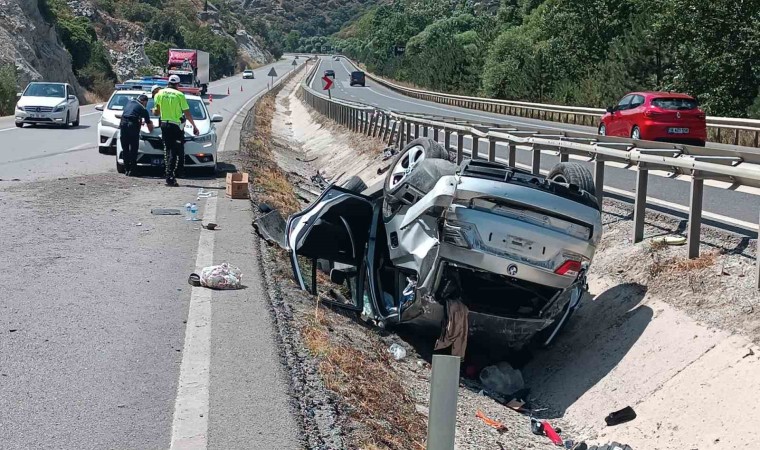 Kütahyada iki otomobilin takla attığı kazada 6 kişi yaralandı