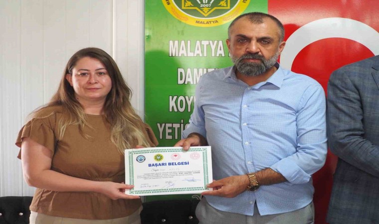 Malatyada başarılı kursiyerlere sertifika verildi