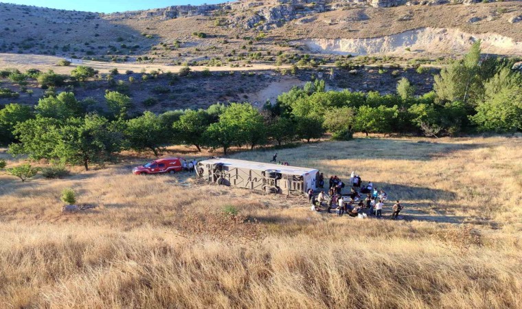 Malatyada yolcu otobüsü şarampole uçtu: 3ü ağır 11 yaralı