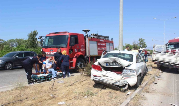 Manisada zincirleme kaza: 3 yaralı