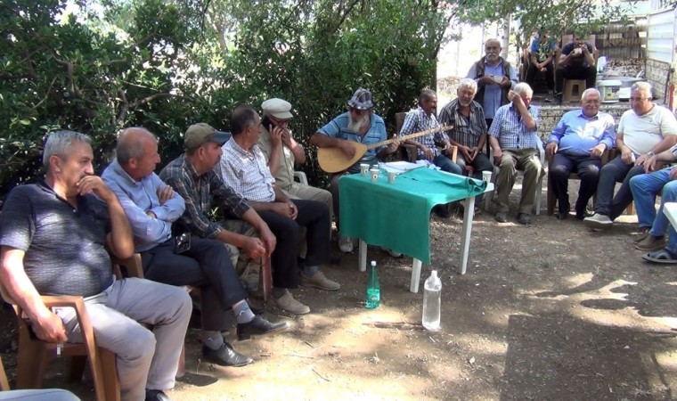 Mehmet Dede Tekkeliler aşure gününde bir araya geldi