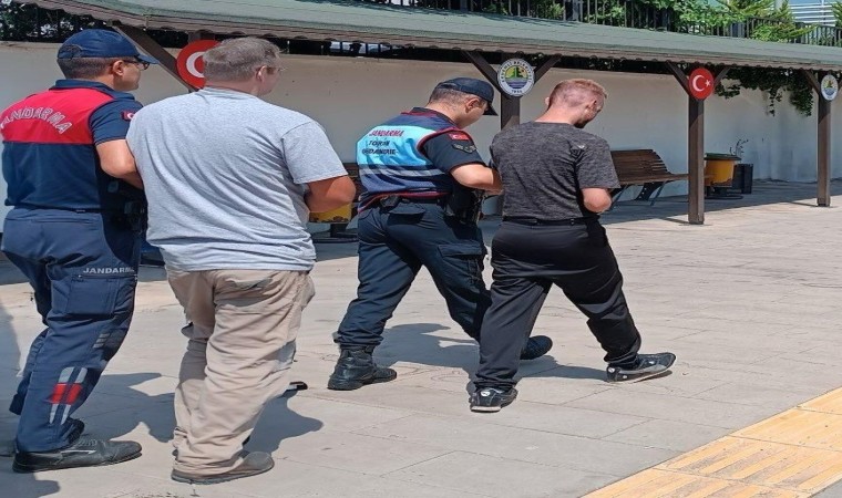 Mersinde 20 ve 13 yıl hapis cezasıyla aranan 2 şahıs yakalandı