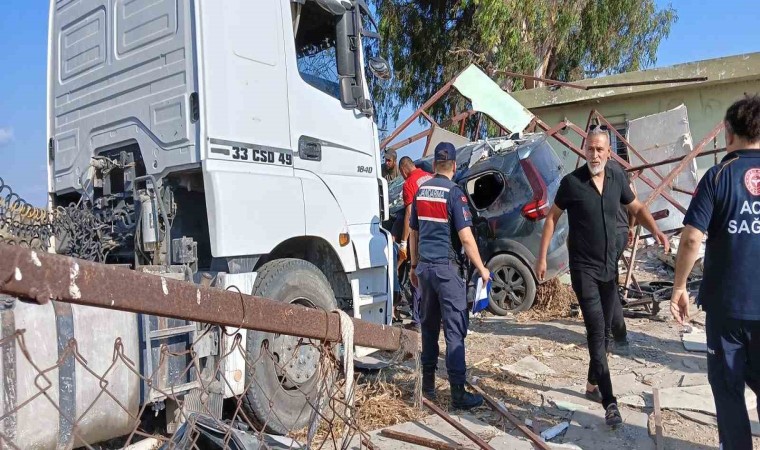 Mersinde trafik kazası: 1 ölü, 6 yaralı