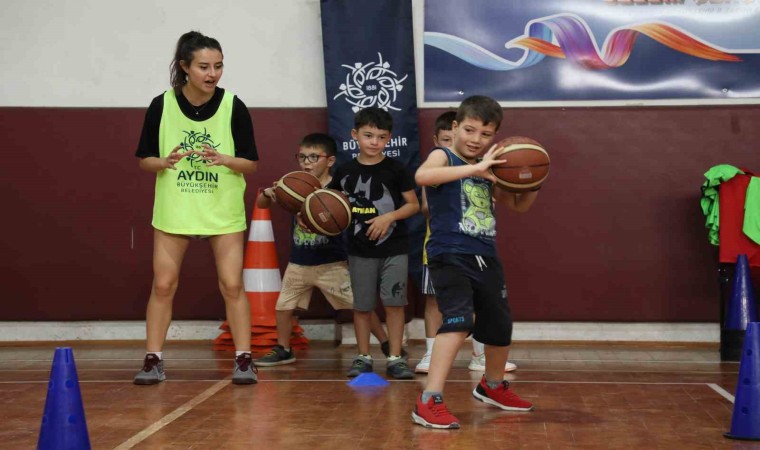 Minik basketbolcular Büyükşehirin kurslarında yetişiyor