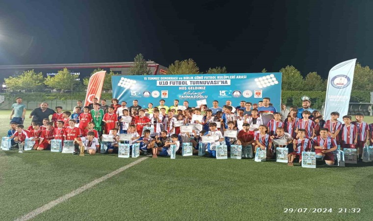 Minik futbolcular Şahinbey Belediyesinin organizasyonunda karşı karşıya geldi