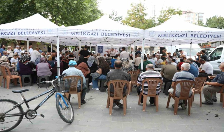 Mobil başkan Aydınlıkevlere yeni proje müjdeleriyle gitti