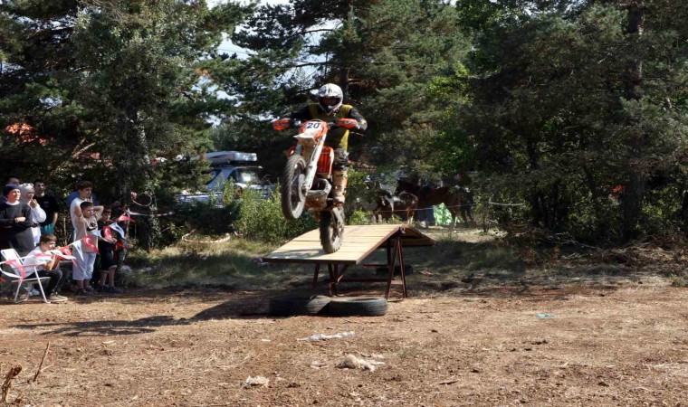 Motosiklet festivalinde motokros ve off-road nefes kesti