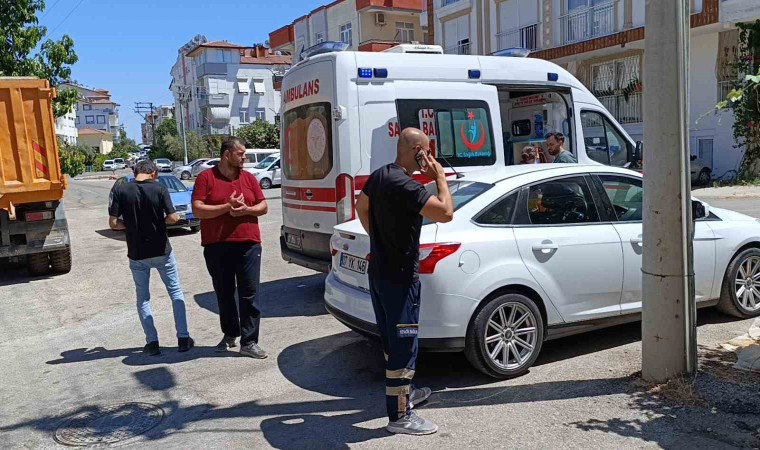 Motosiklet otomobille çarpıştı: 1 yaralı