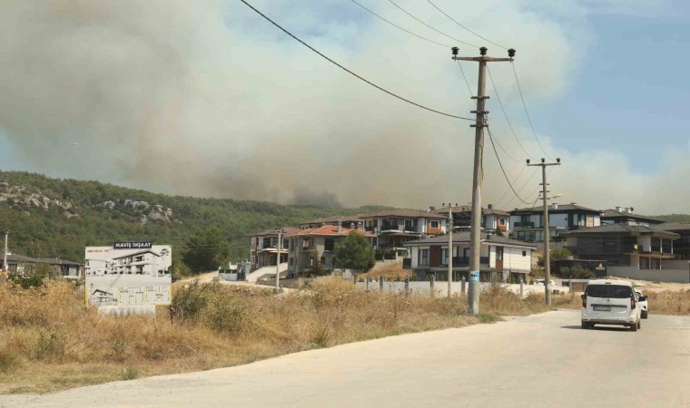 Muğlada dev yangın bulutları gökyüzünü kapladı