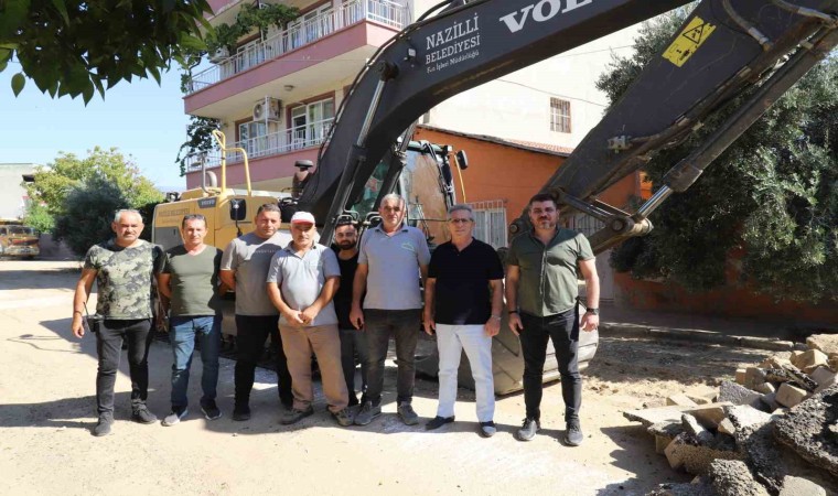 Nazilli Belediyesinden İstiklal Mahallesinde yol çalışması