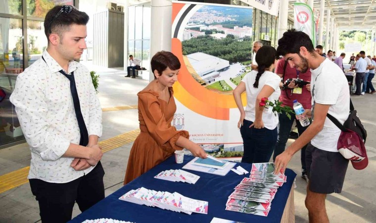 Öğrenciler için Otobüs Terminalinde ‘Kayıt Danışma Masası açılacak