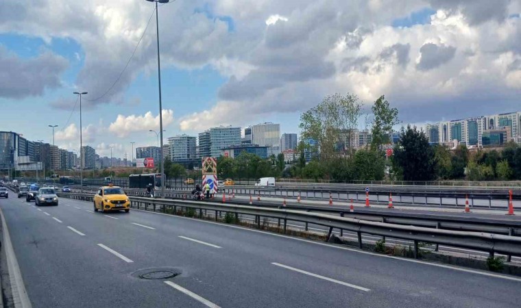 Ölümlü metrobüs kazası sonrası İBBden ışıklı işaret levhalı önlem