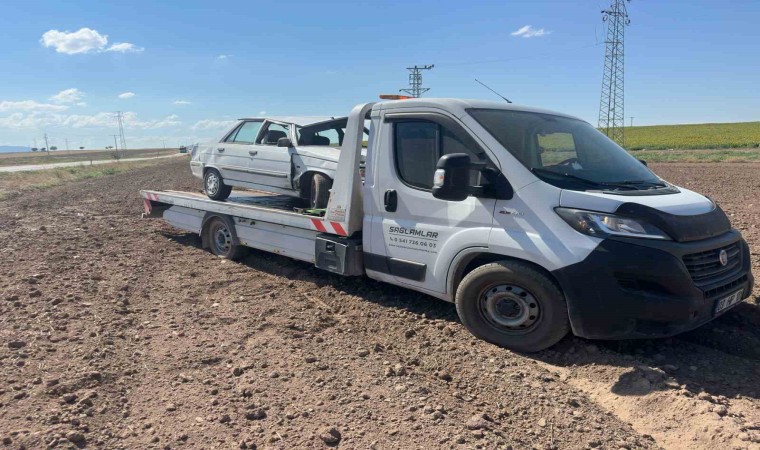 Otomobille motosikletin çarpıştığı kazada sürücüler yaralandı