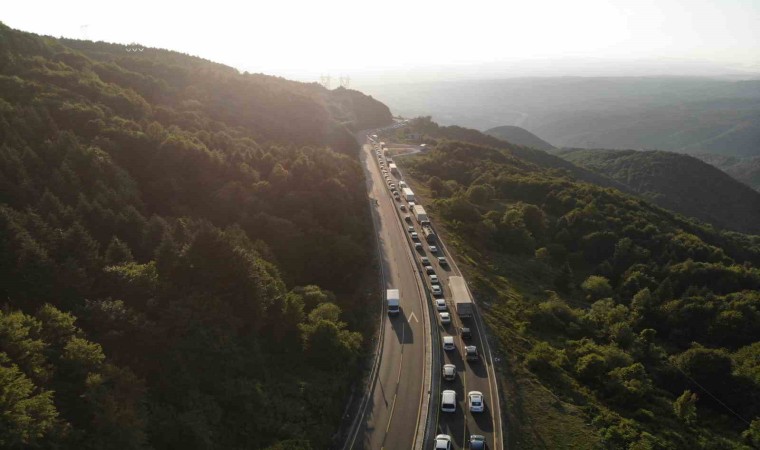 Pazar günü Boludan İstanbula ağır taşıtlara geçiş sınırlandırıldı