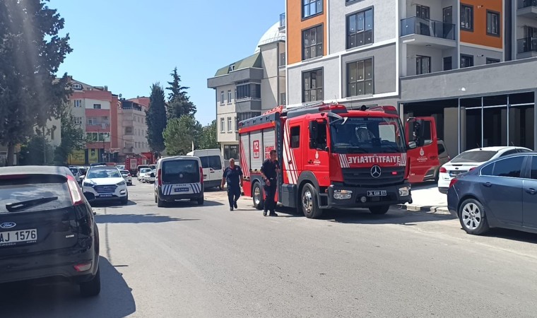 Pendikte kuyuya düşen inşaat işçisinin kurtarılma anı kamerada