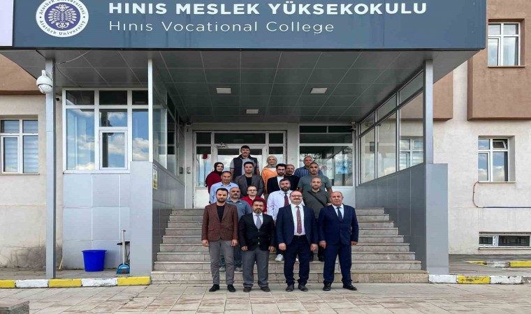 Rektör Hacımüftüoğlu, Hınıs Meslek Yüksekokulunu ziyaret etti