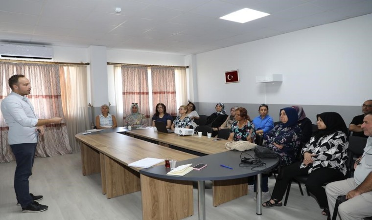 Şehzadeler Engelsiz Yaşam Merkezinde velilerle toplantı yapıldı