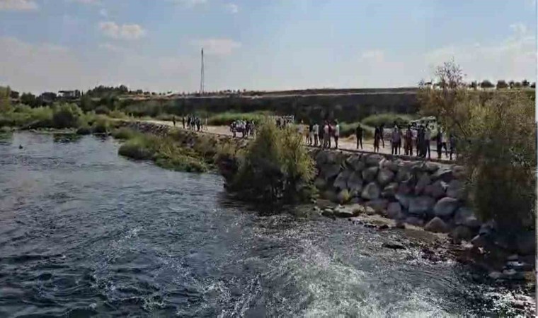 Serinlemek için Fırat Nehrine giren çocuğun cenazesi çıkarıldı