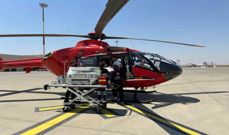 Şırnakta ambulans helikopter Umut bebek için havalandı