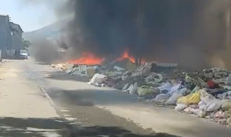 Sökede kara dumanlar gökyüzünü kapladı