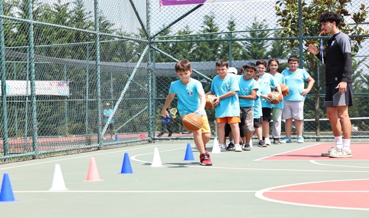 Sultangazi Belediyesinden genç sporculara yaz spor okulu