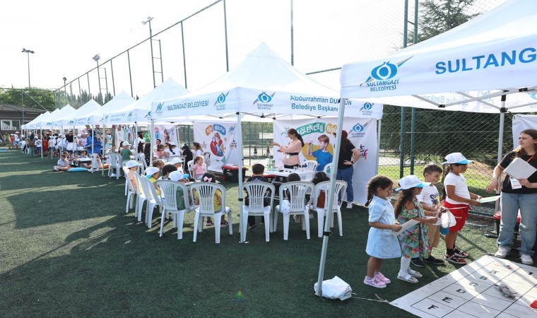 Sultangazi Belediyesinin “Bilim Firarda” otobüsündeki renkli etkinliklerde 40 bin çocuk buluştu