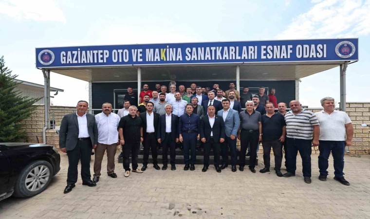 Tahmazoğlu esnaf ve vatandaşla bir araya geldi