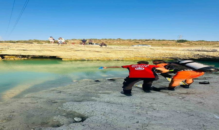 Tarsusta baraj gölüne giren genç boğuldu