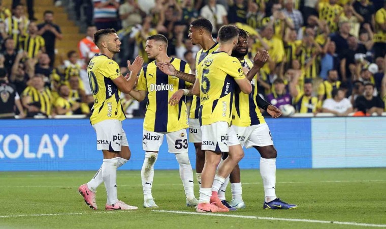 Trendyol Süper Lig: Fenerbahçe: 1 - Alanyaspor: 0 (İlk yarı)