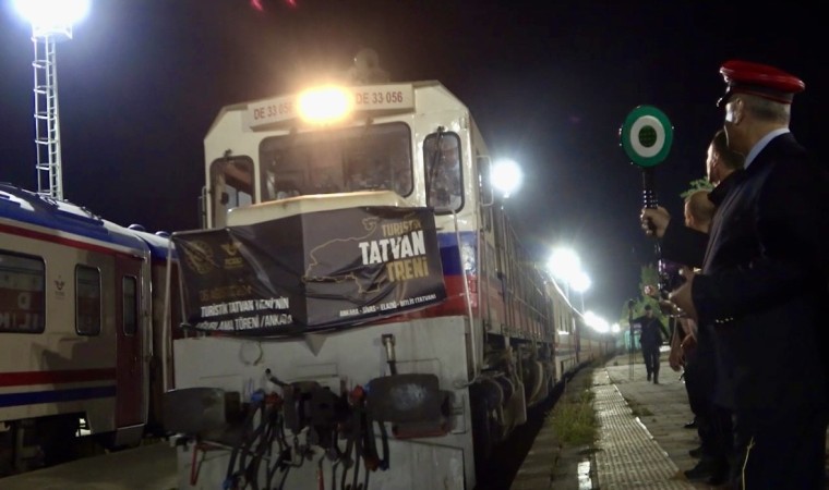 Turistik Tatvan Treni ikinci seferinde Tatvana ulaştı