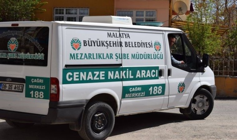 Üç çocuk annesi, göğsünden silahla vurulmuş halde bulundu